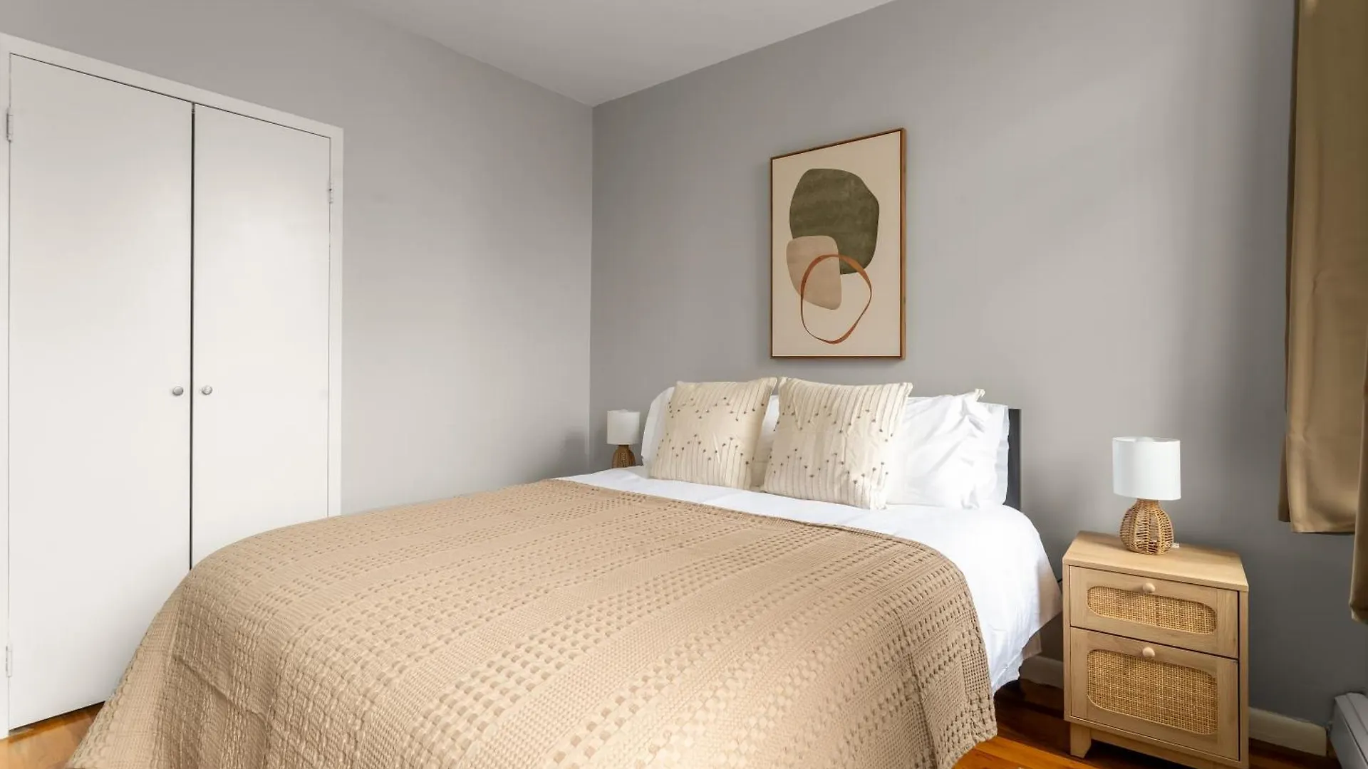 Stunning 3-Bedroom Apartment In New York City! 0*,